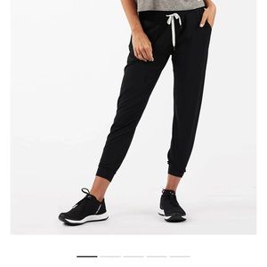 Vuori Performance Joggers Size M